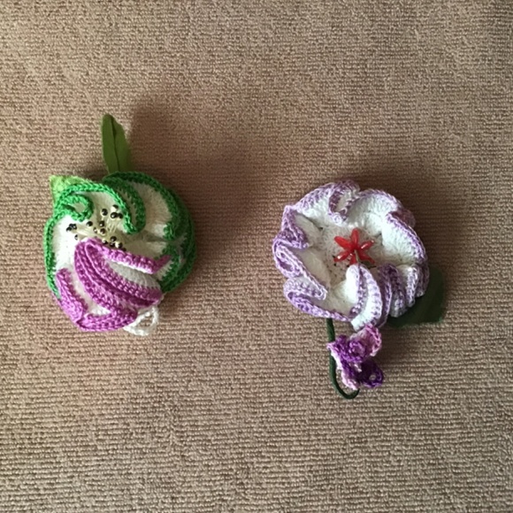 Vintage handmade floral broaches - Picture 5 of 5